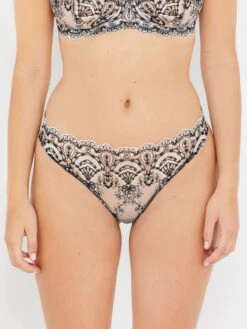 Hot Lingerie Hub -Hot Lingerie Hub cora black and white thong front